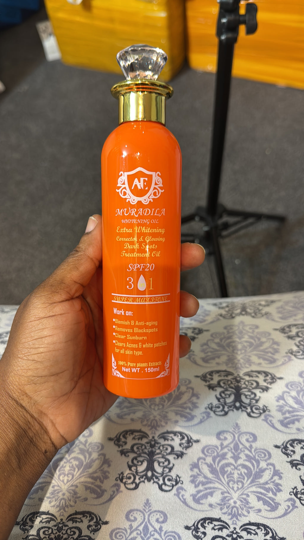 Muradila Extra Whitening 3-in-1 Treatment Oil SPF 20