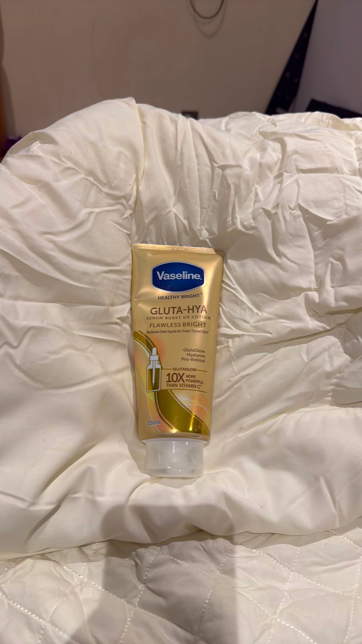 Vaseline Healthy Bright Gluta-Hya Serum Burst UV Lotion – Flawless Bright