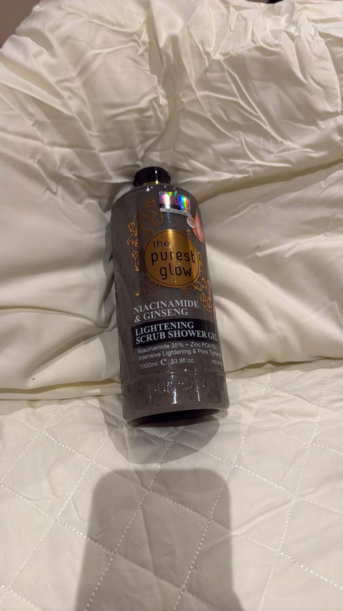 The Purest Glow Niacinamide & Ginseng Lightening Scrub Shower Gel